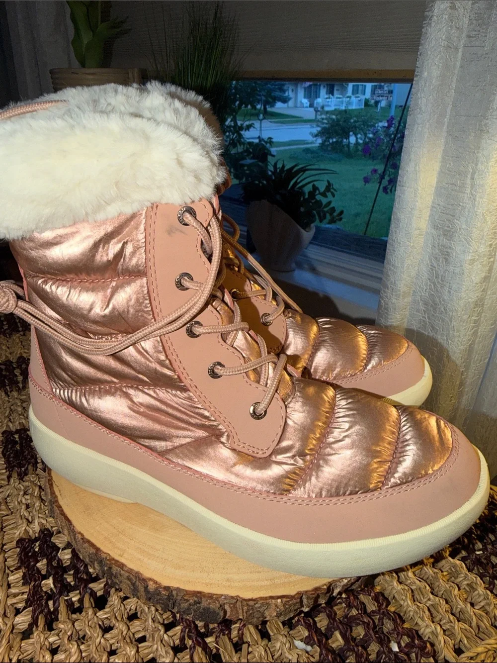 Sperry Bearing PLUSHWAVE Metallic Pink Snow Boots Faux Fur Women’s 7.5